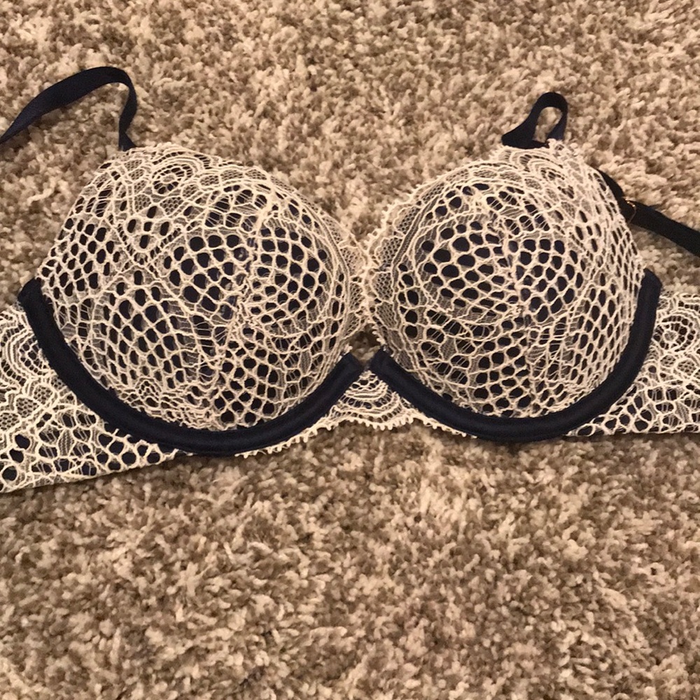 Victoria’s Secret lace push-up bra